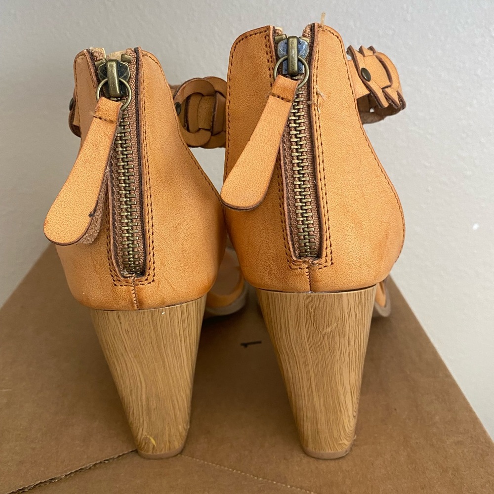 Wood-block Heels - Picture 2 of 3